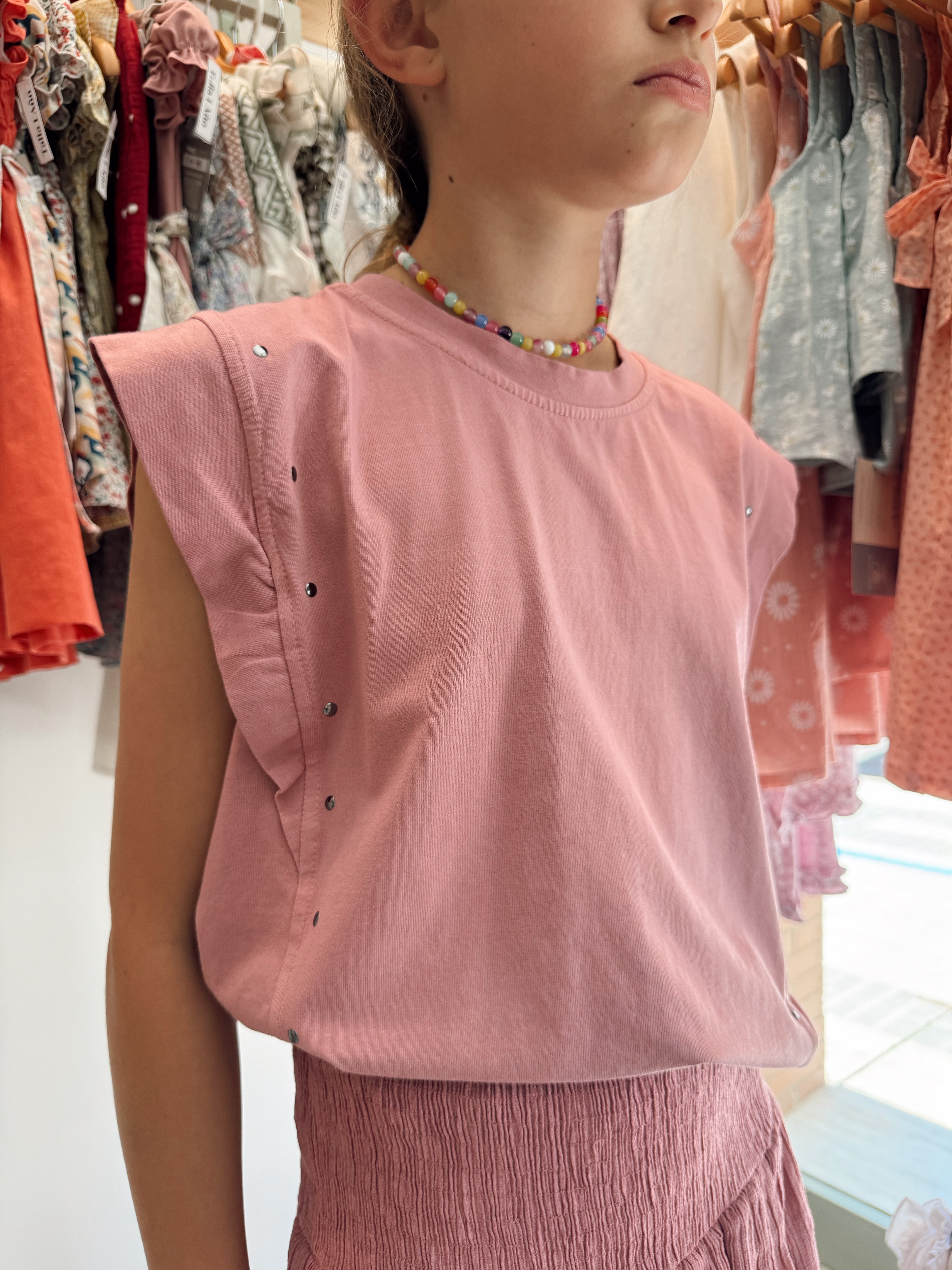 Camiseta maquillaje tachuelas