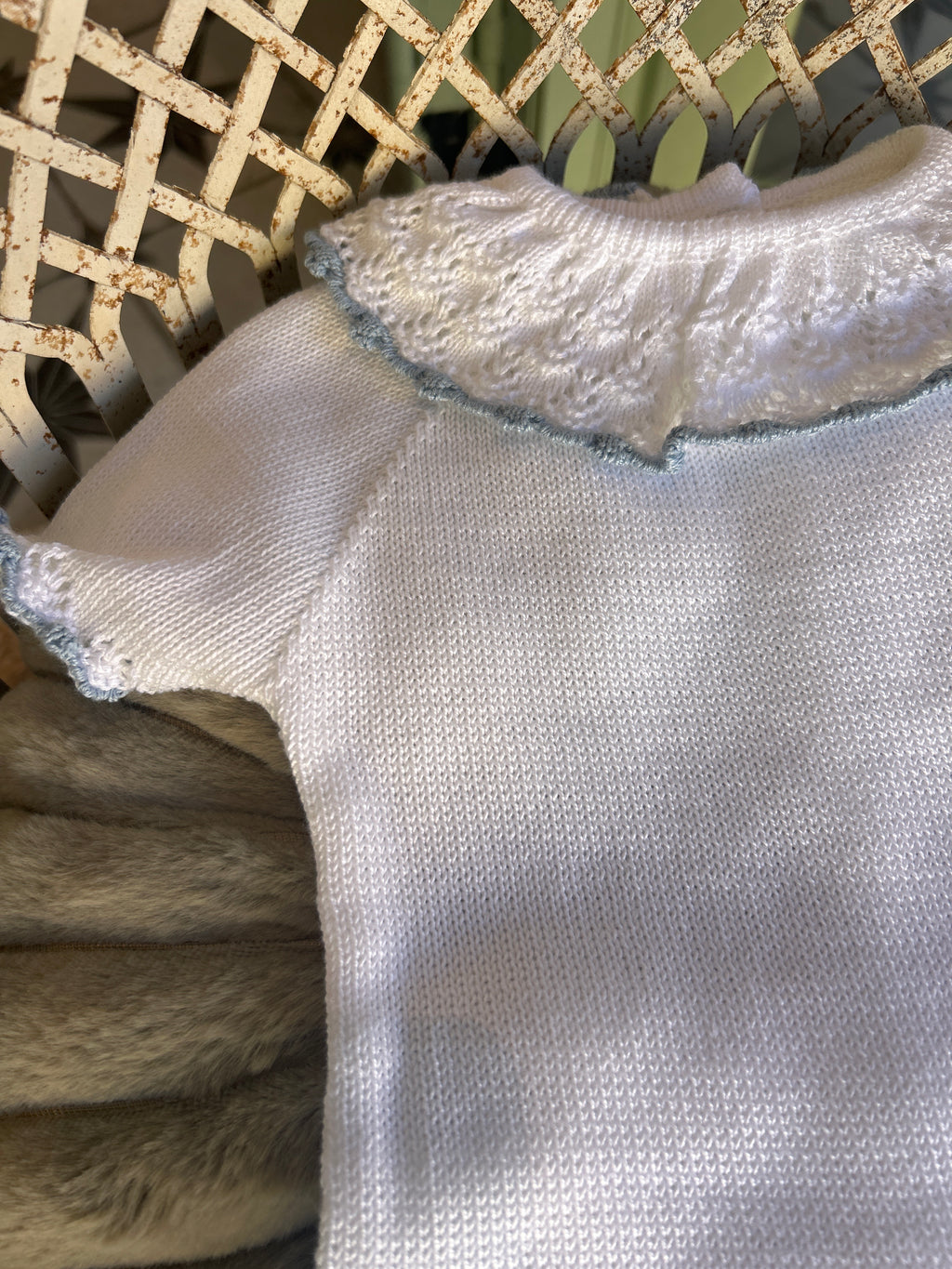 Conjunto hilo blanco y ducado