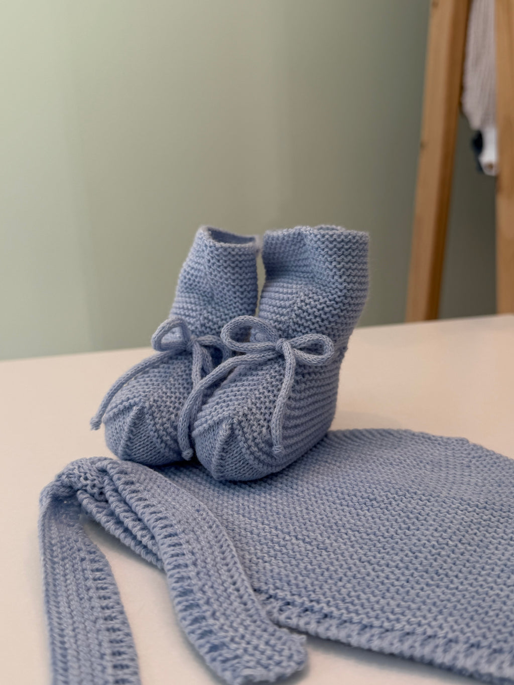 Conjunto gorrito + patuco lana