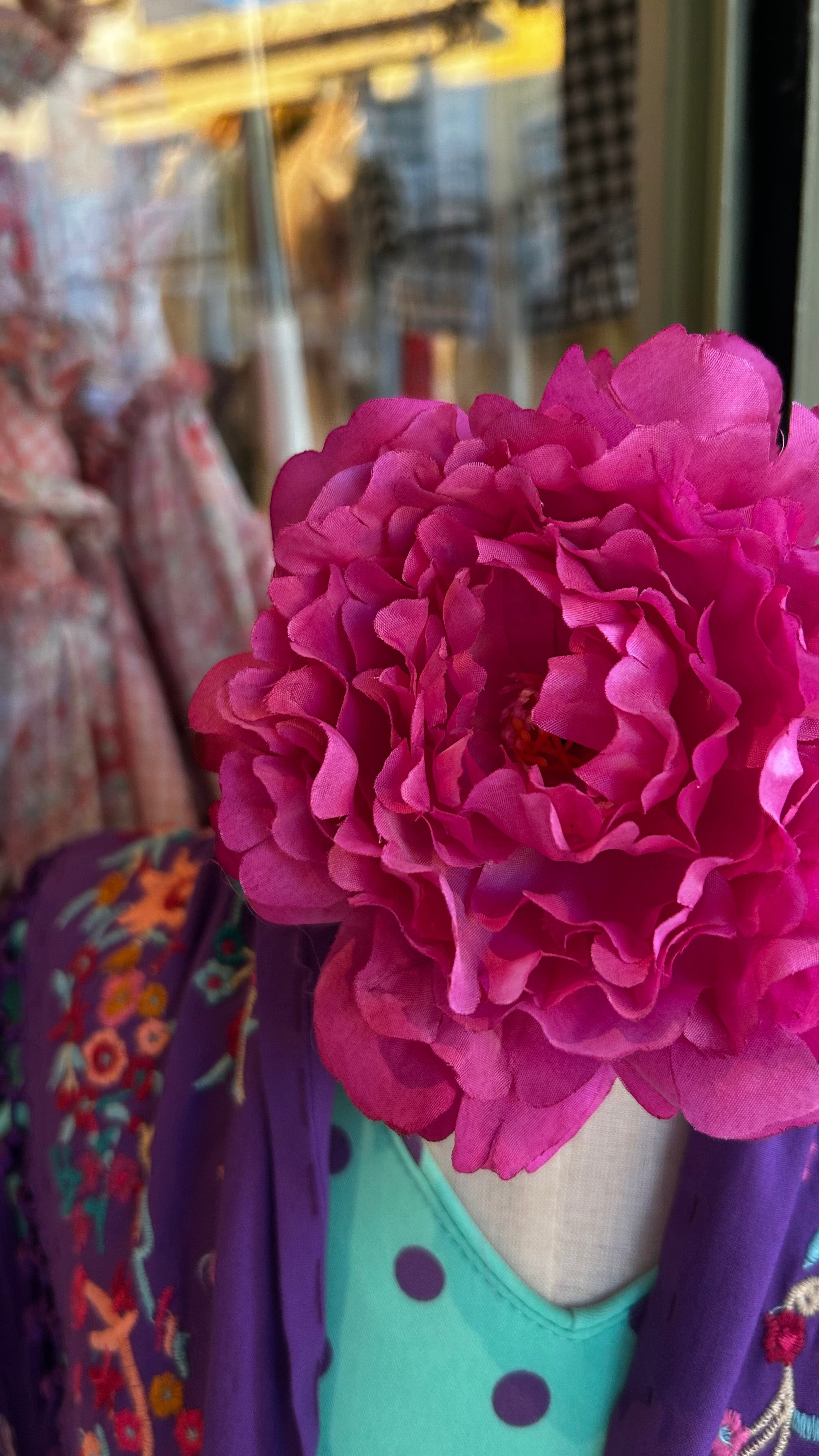 PEONÍA MEDIANA ROSA-BUGANVILLA