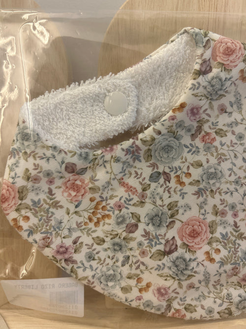 Babero flores liberty