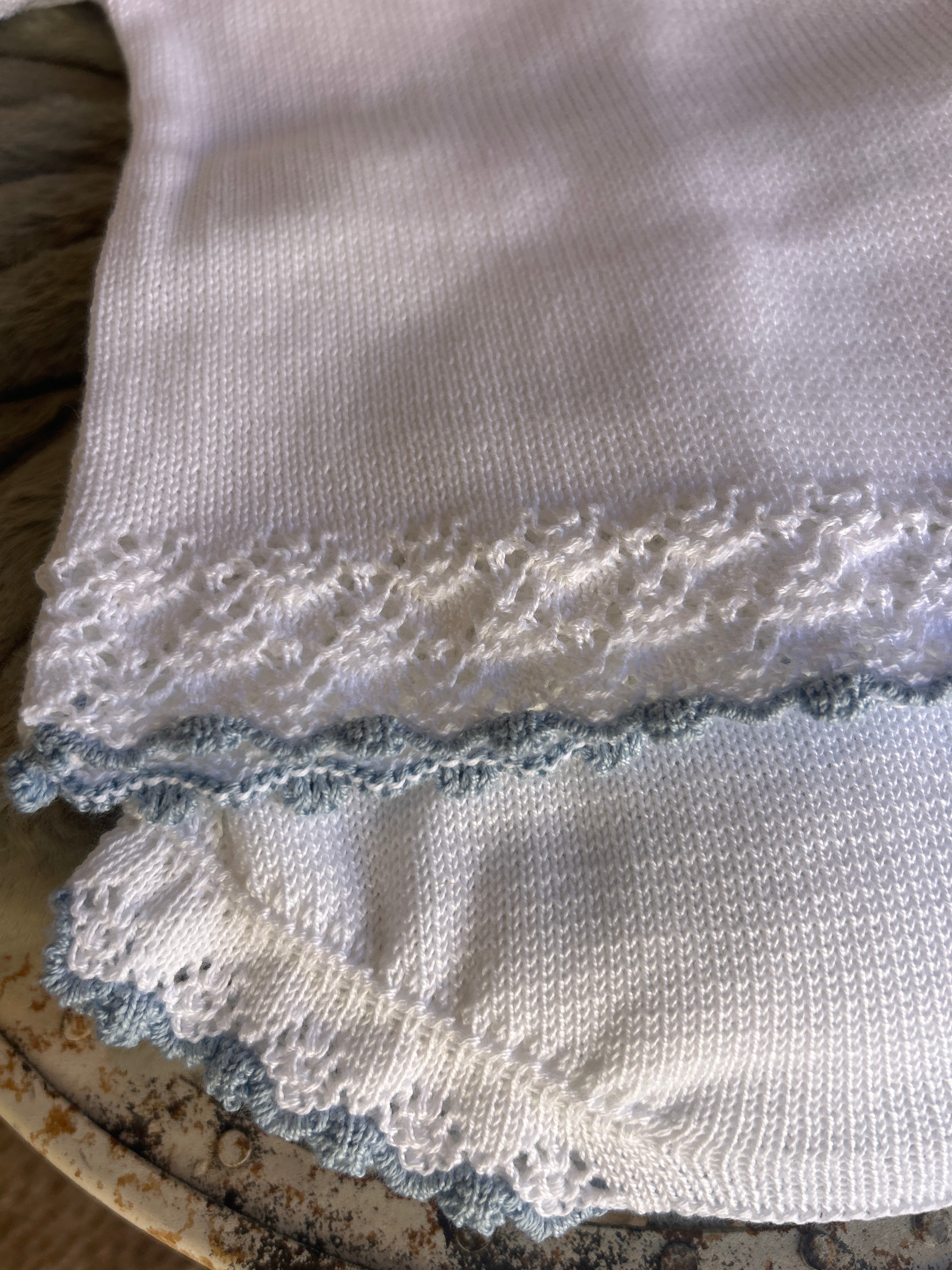Conjunto hilo blanco y ducado