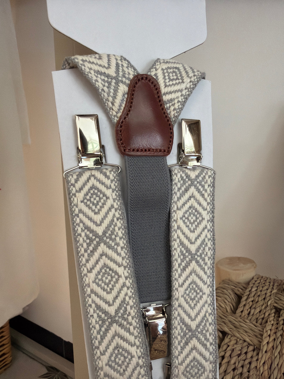 Tirante étnico gris