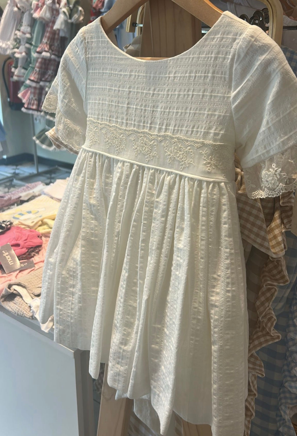 Vestido ceremonia beige