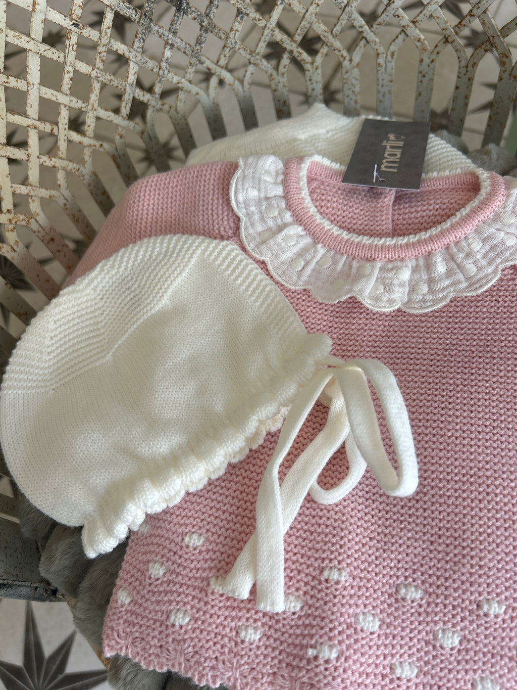Conjunto rosita y blanco roto