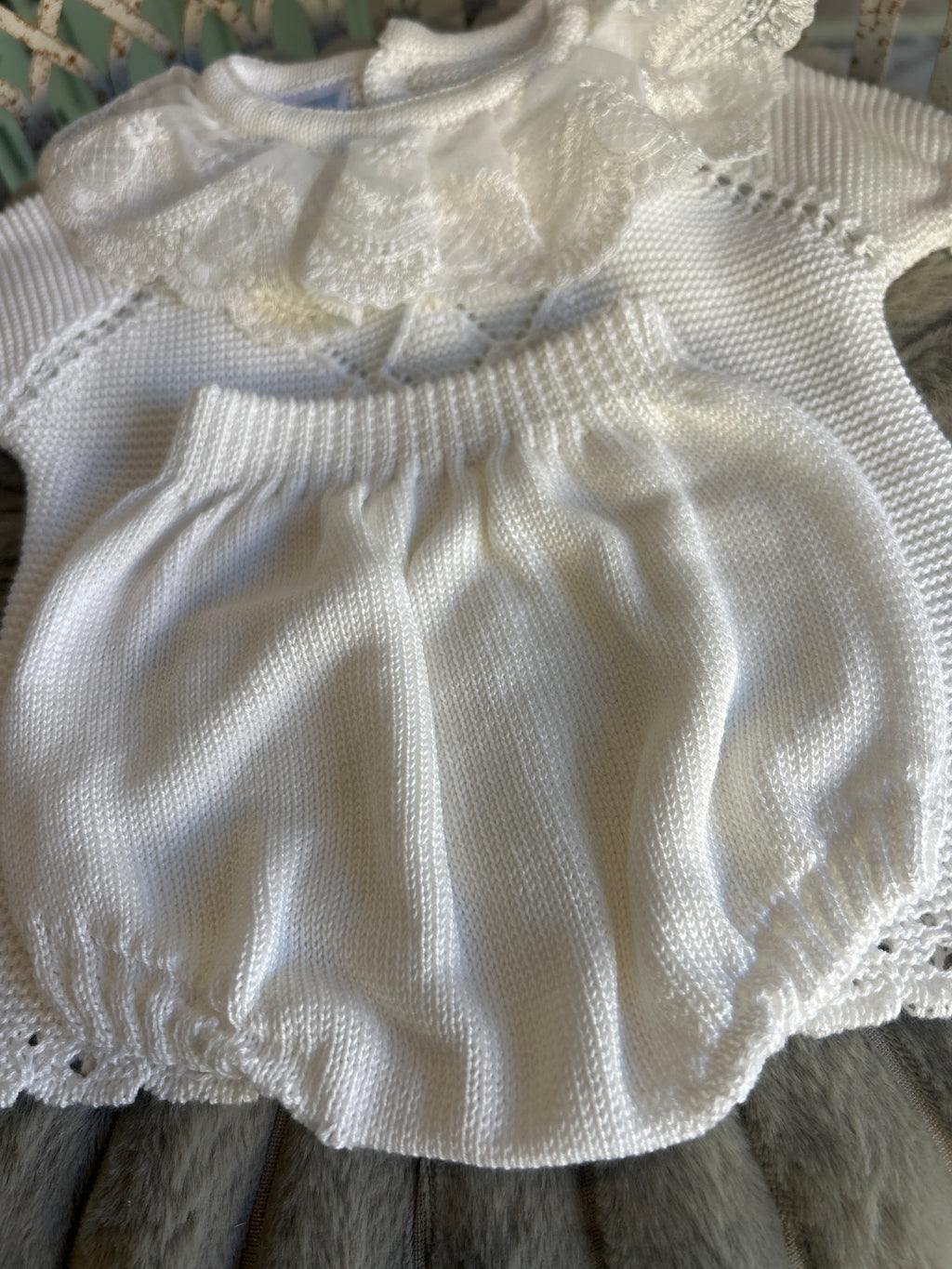 Conjunto hilo blanco roto