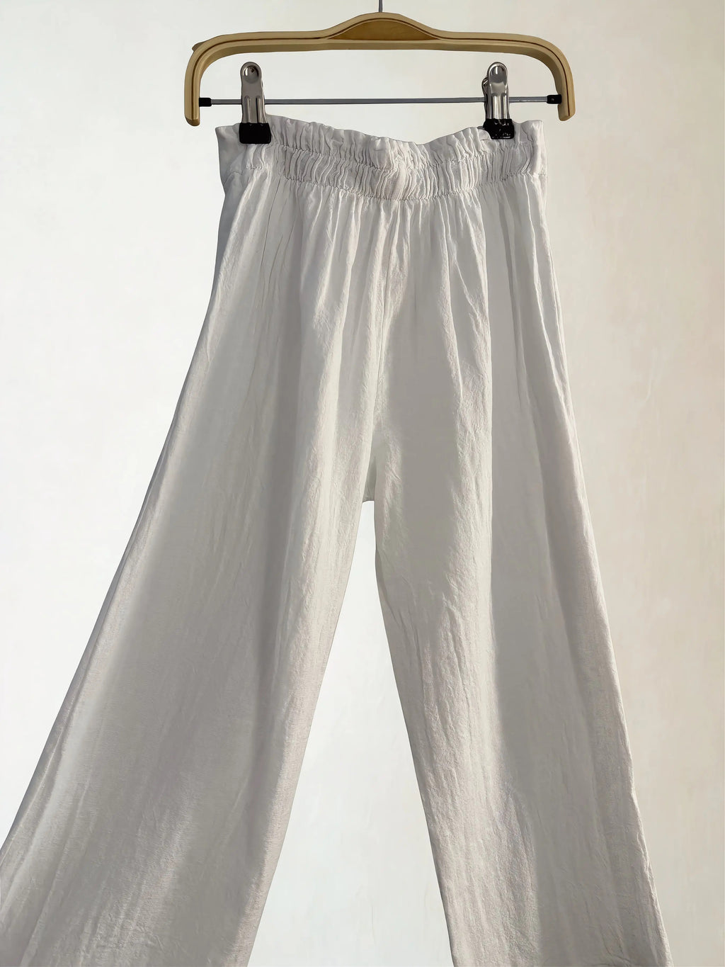 Pantalón de lino blanco