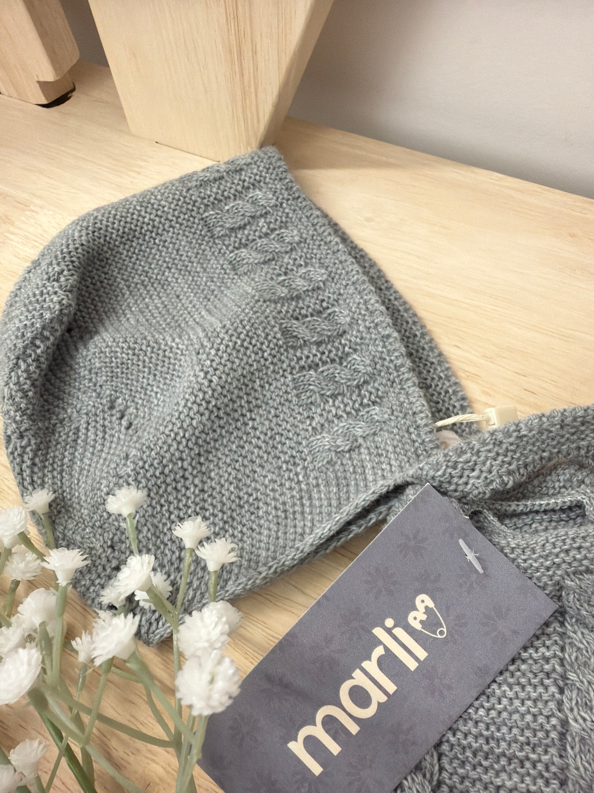 Conjunto capota y Patucos gris perla 818-002-316