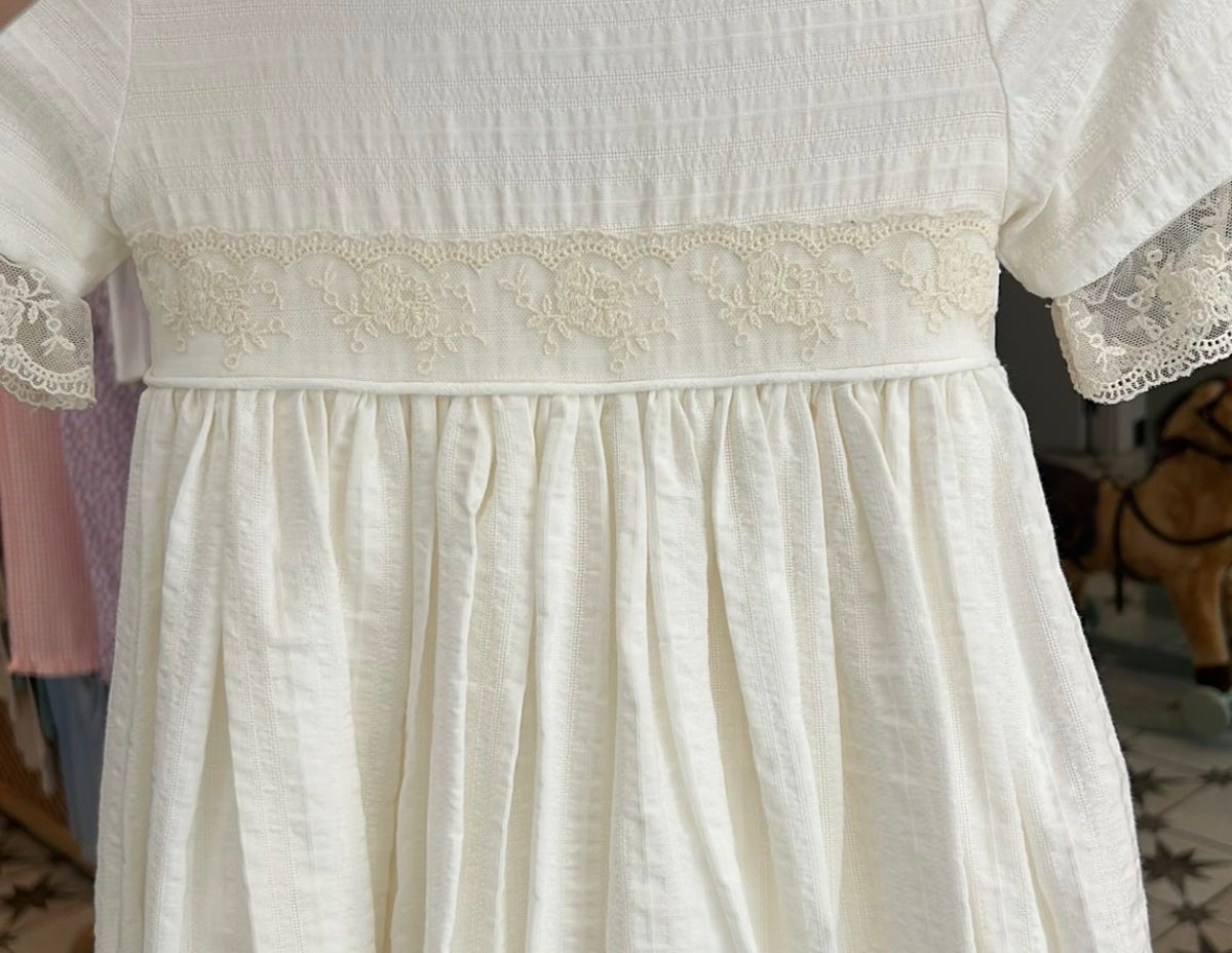 Vestido ceremonia beige