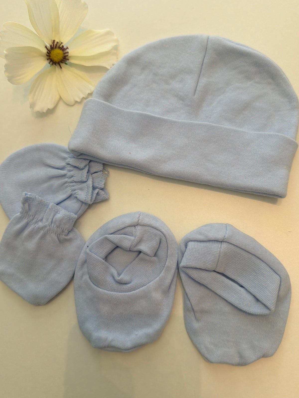 Conjunto gorrito + manoplas + patucos