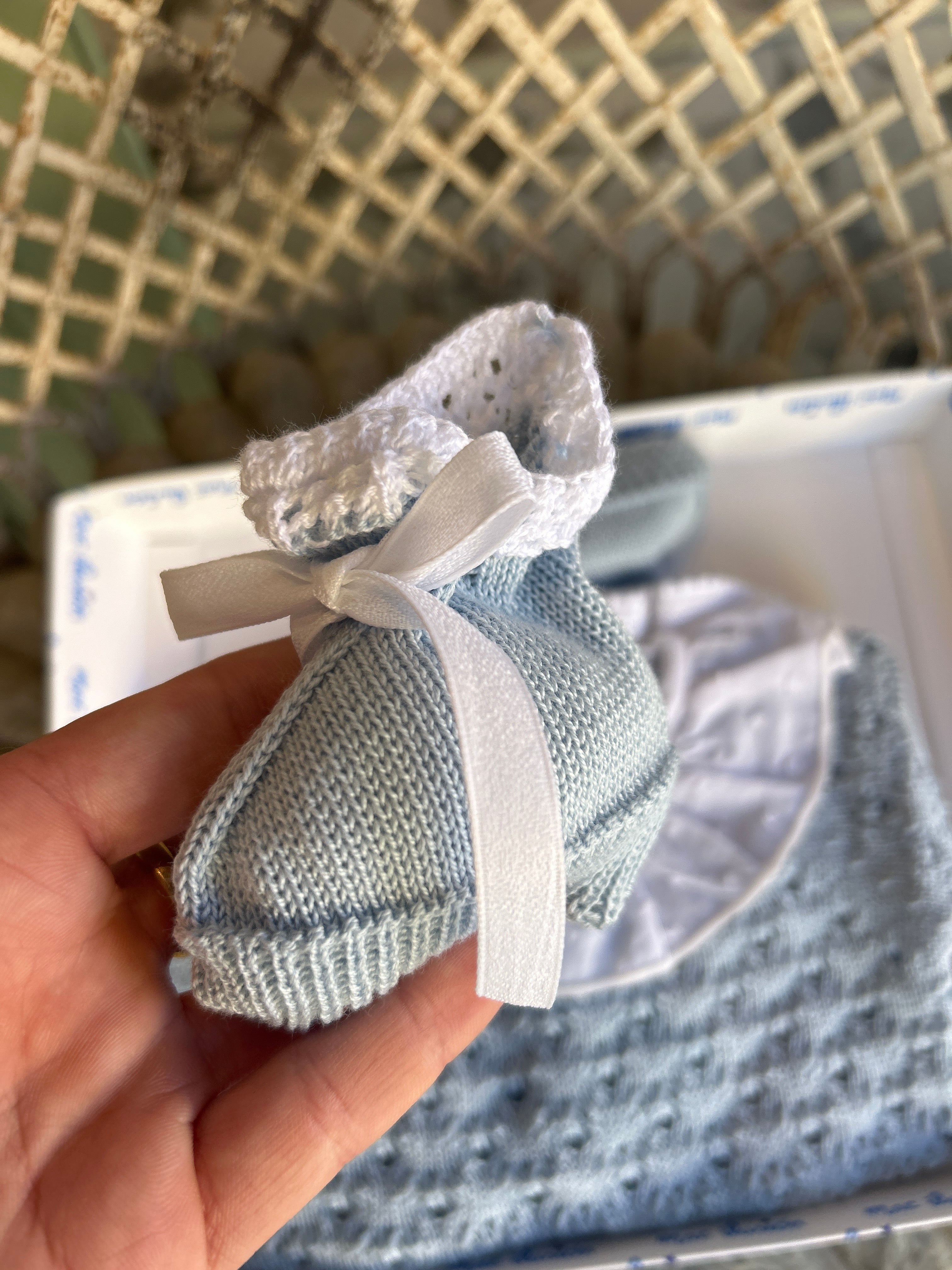 Conjunto hilo azul ducado y blanco