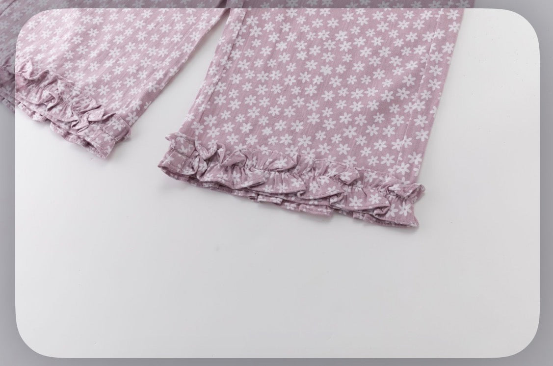 Conjunto niña flores malva