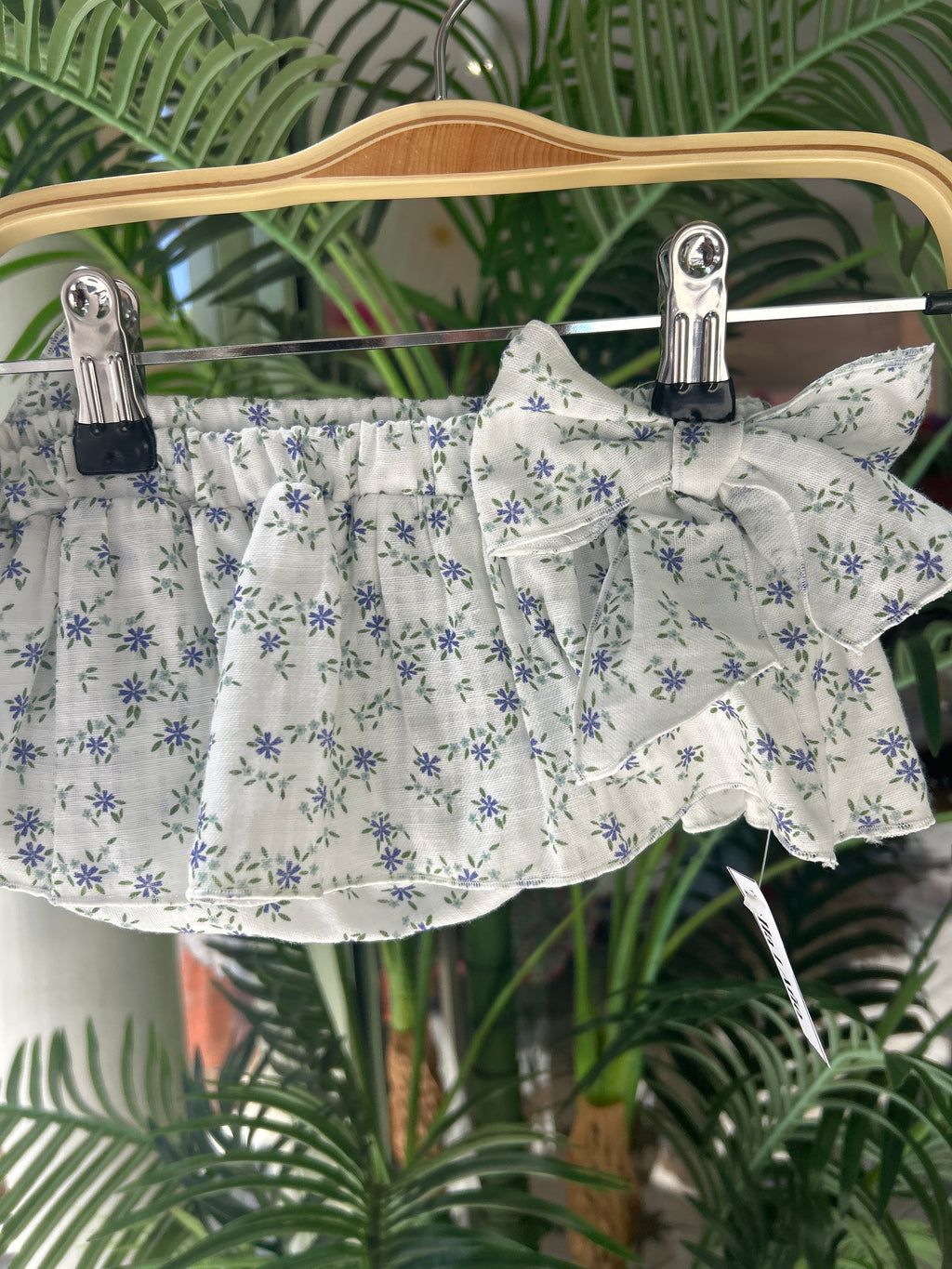 Braga con florecitas azules