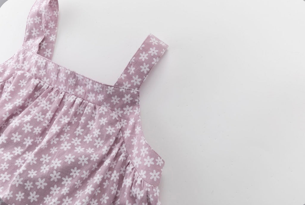 Conjunto niña flores malva