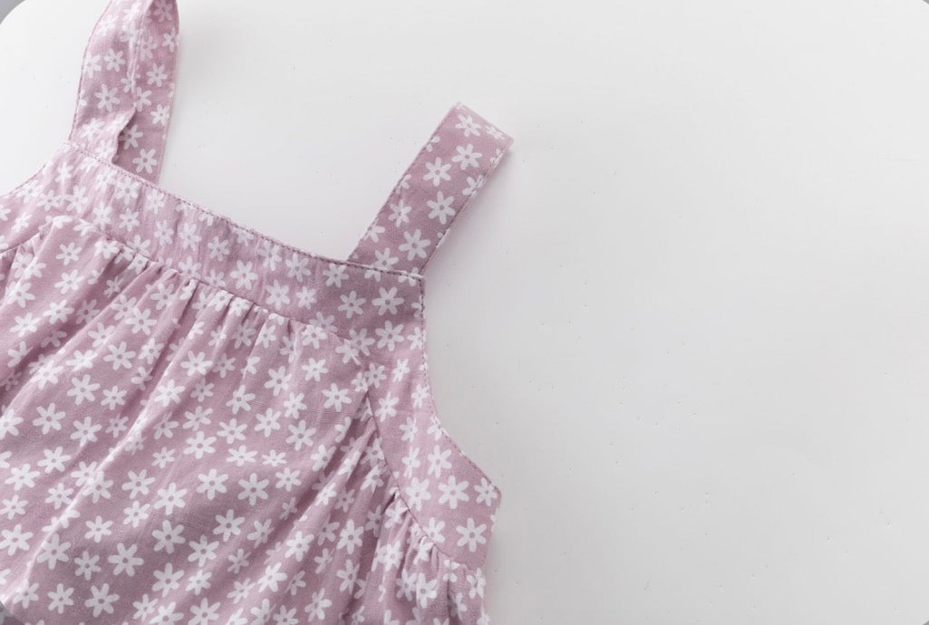 Conjunto niña flores malva