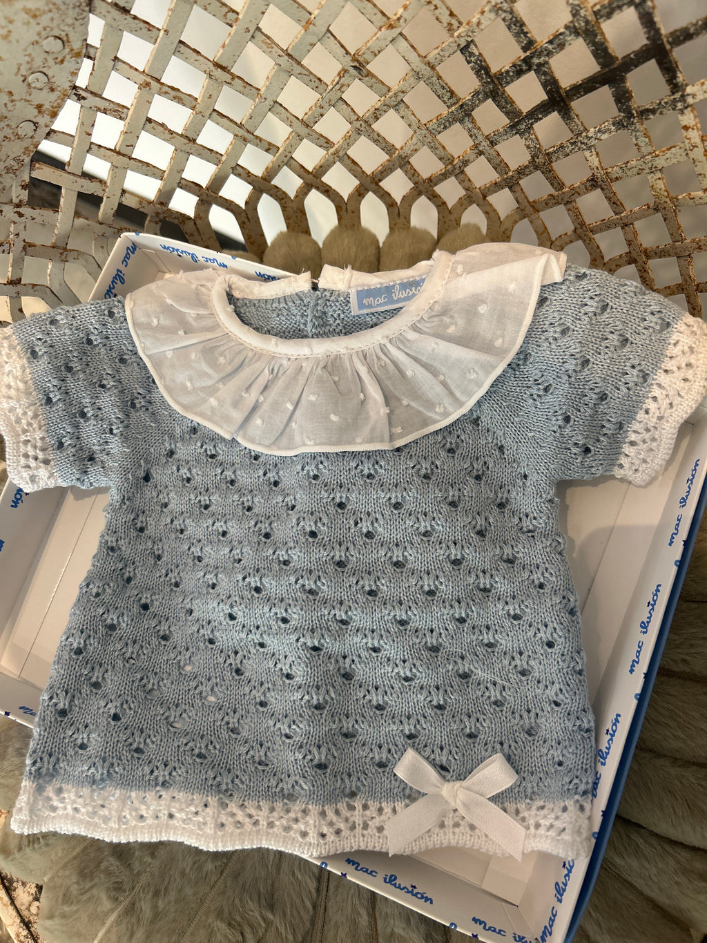 Conjunto hilo azul ducado y blanco