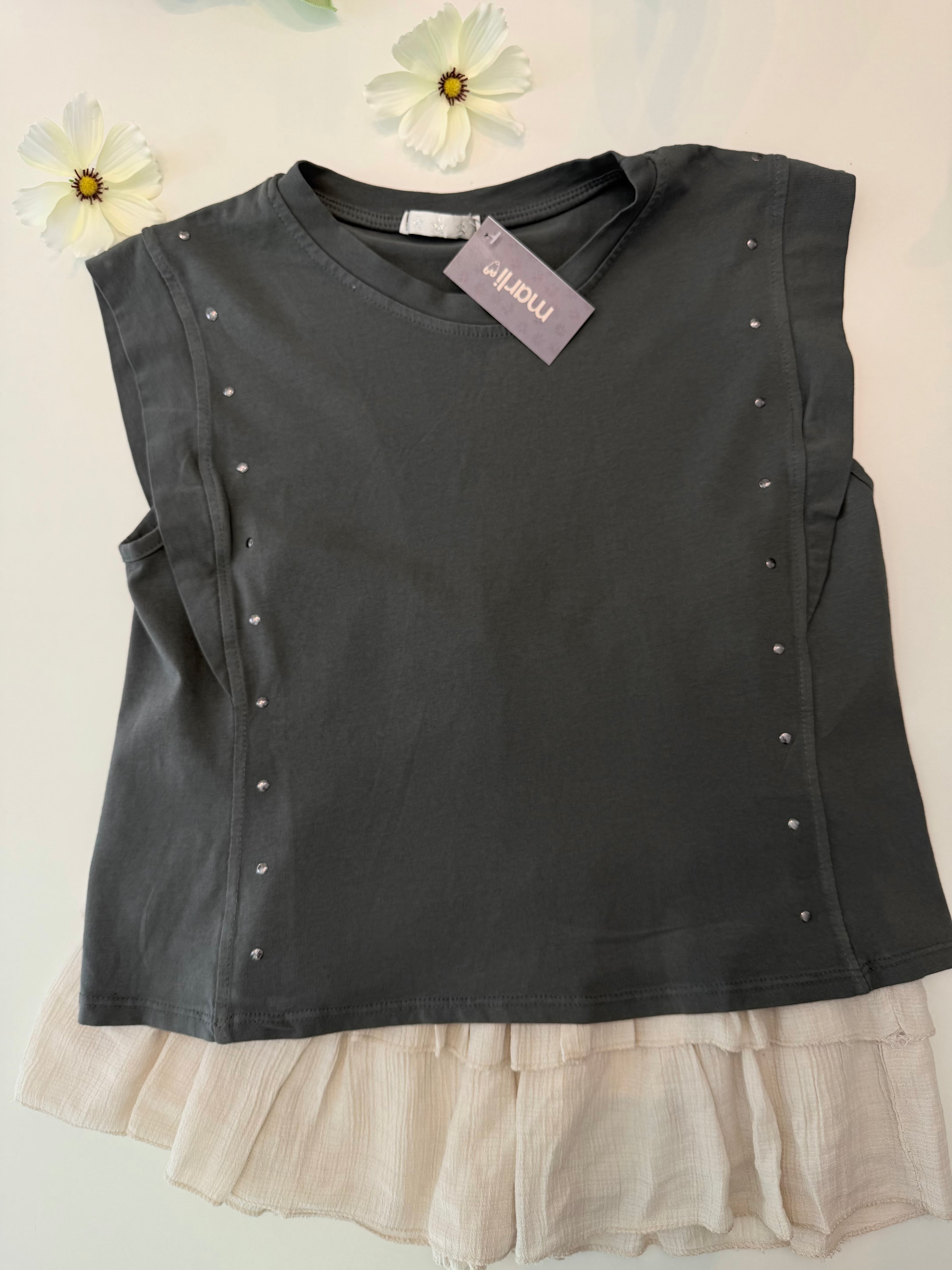 Camiseta tachuela gris