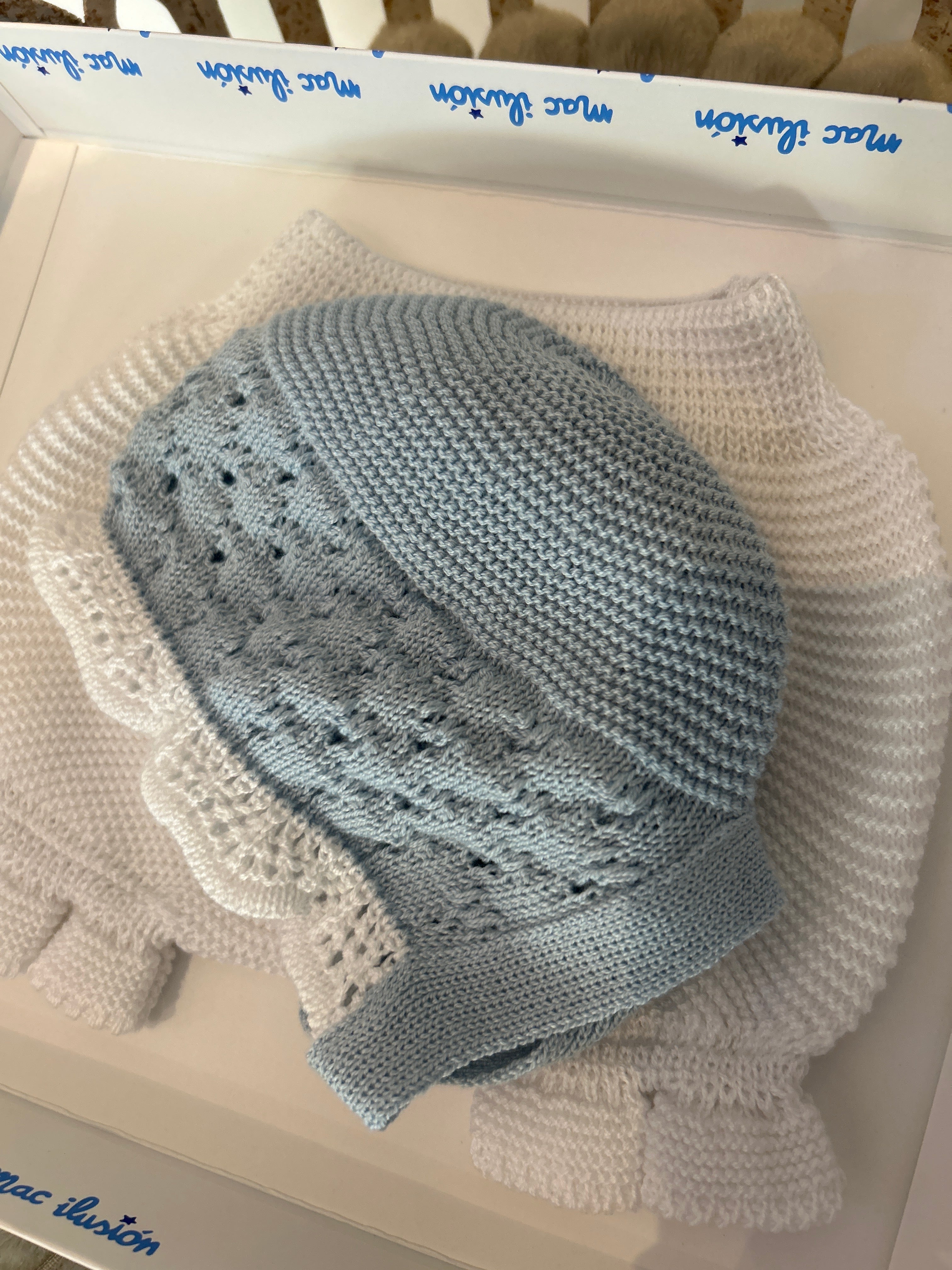 Conjunto hilo azul ducado y blanco