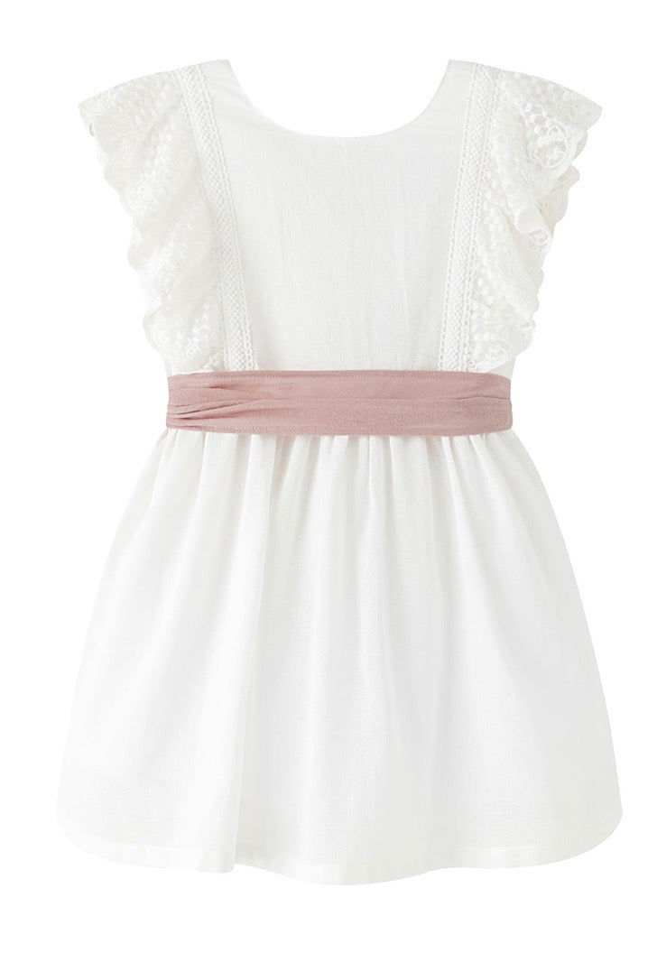 VESTIDO BLANCO CEREMONÍA LAZO MAQUILLAJE