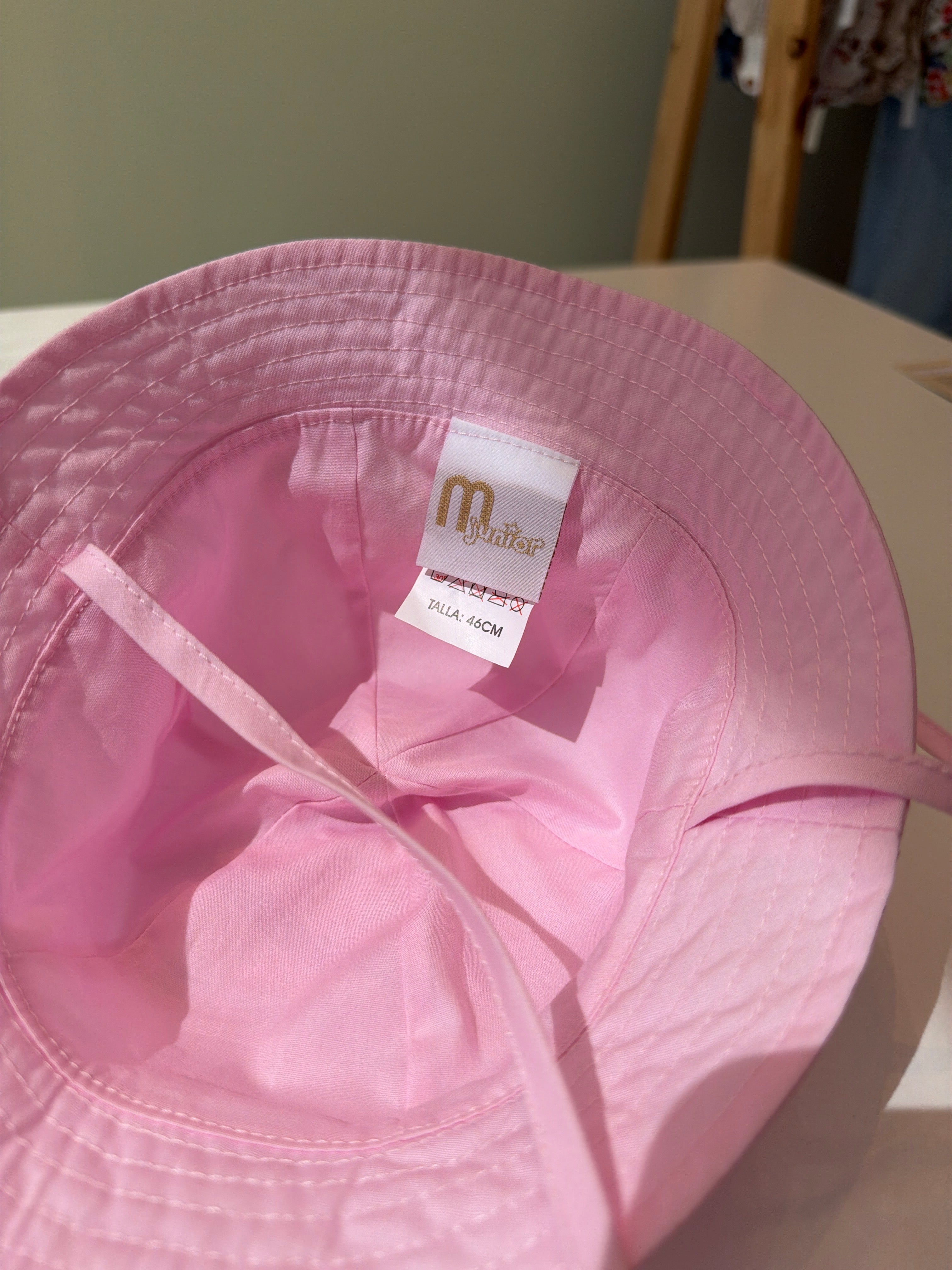 Sombrero rosa empolvado