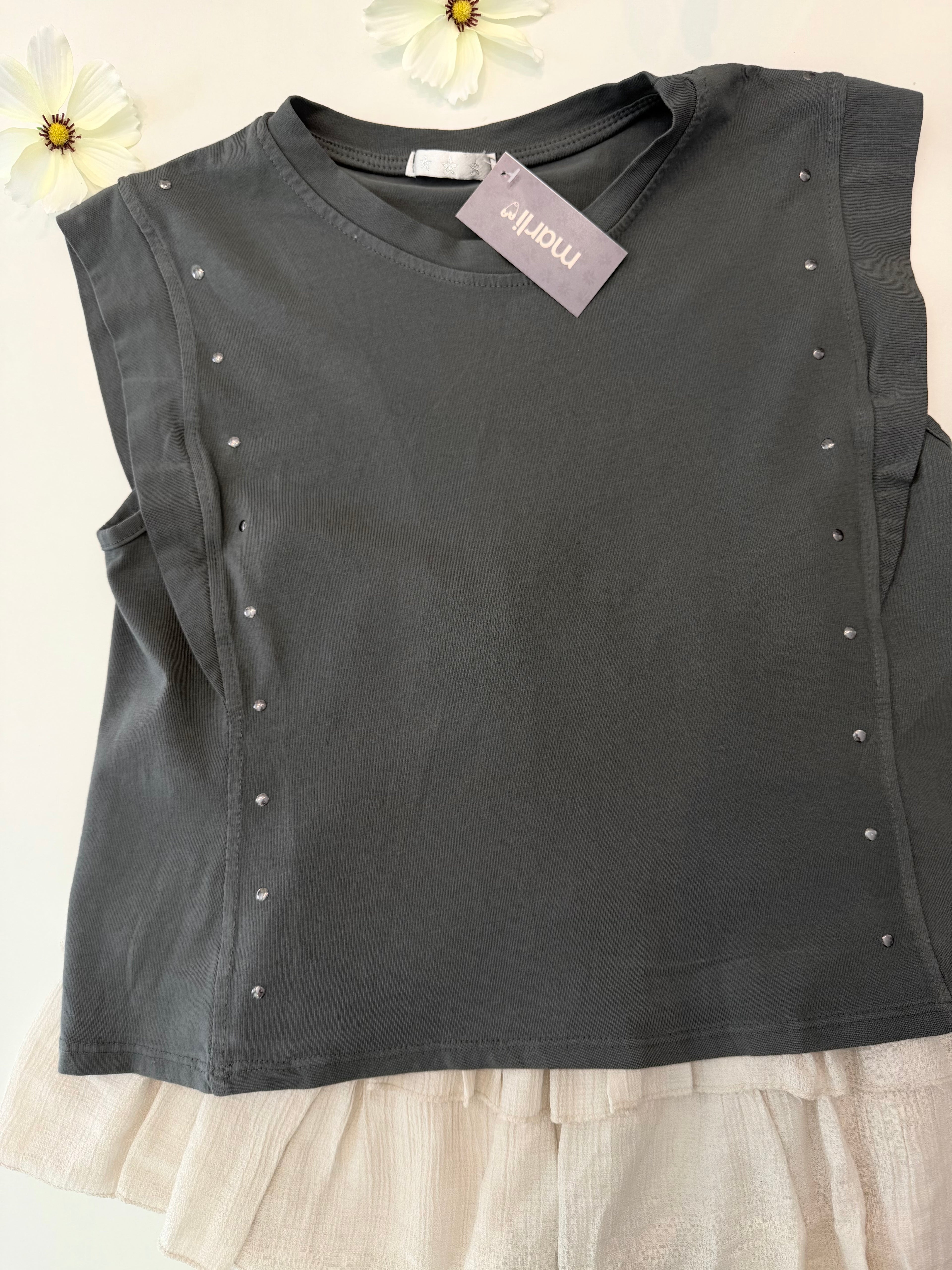 Camiseta tachuela gris