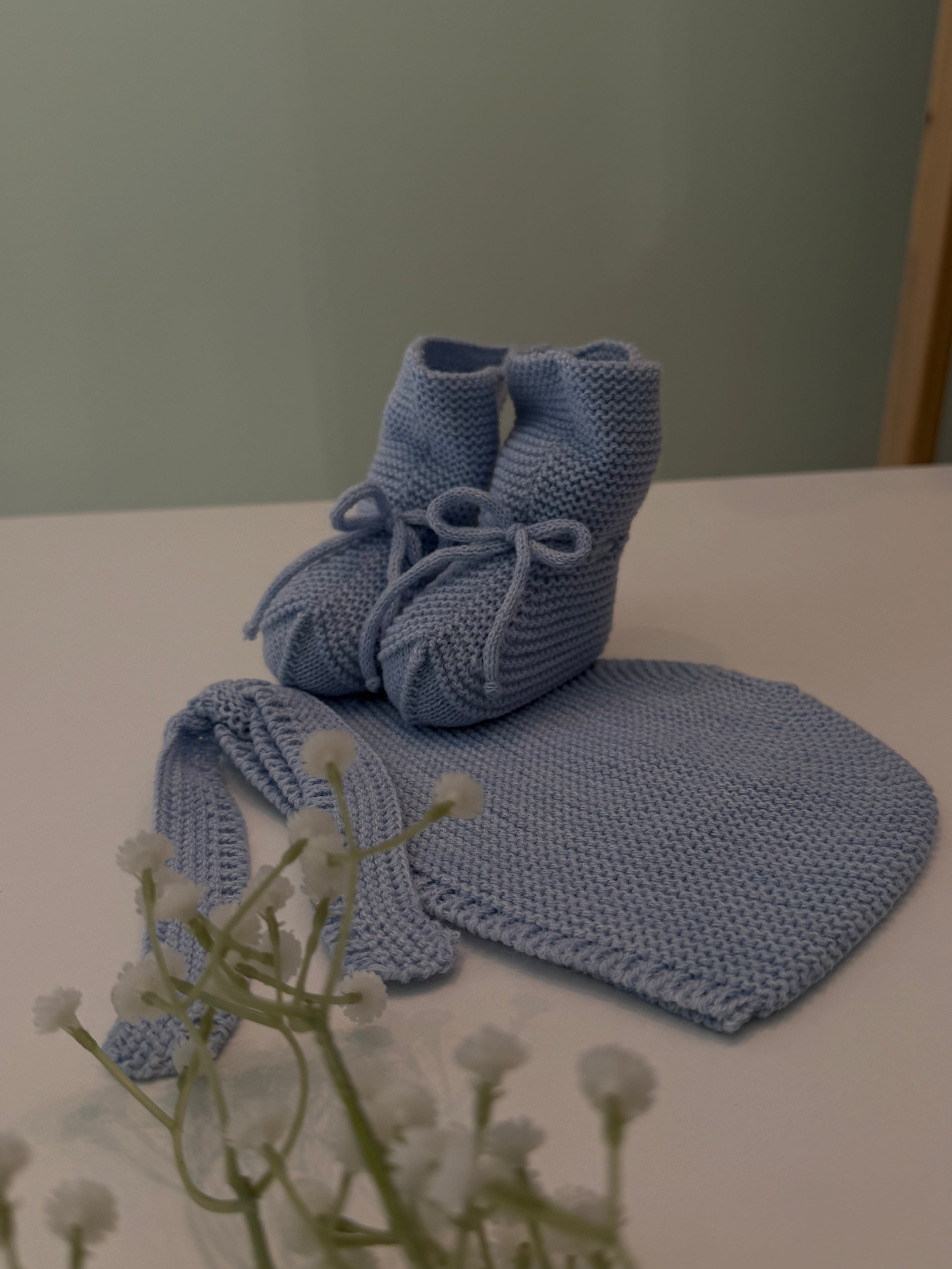 Conjunto gorrito + patuco lana