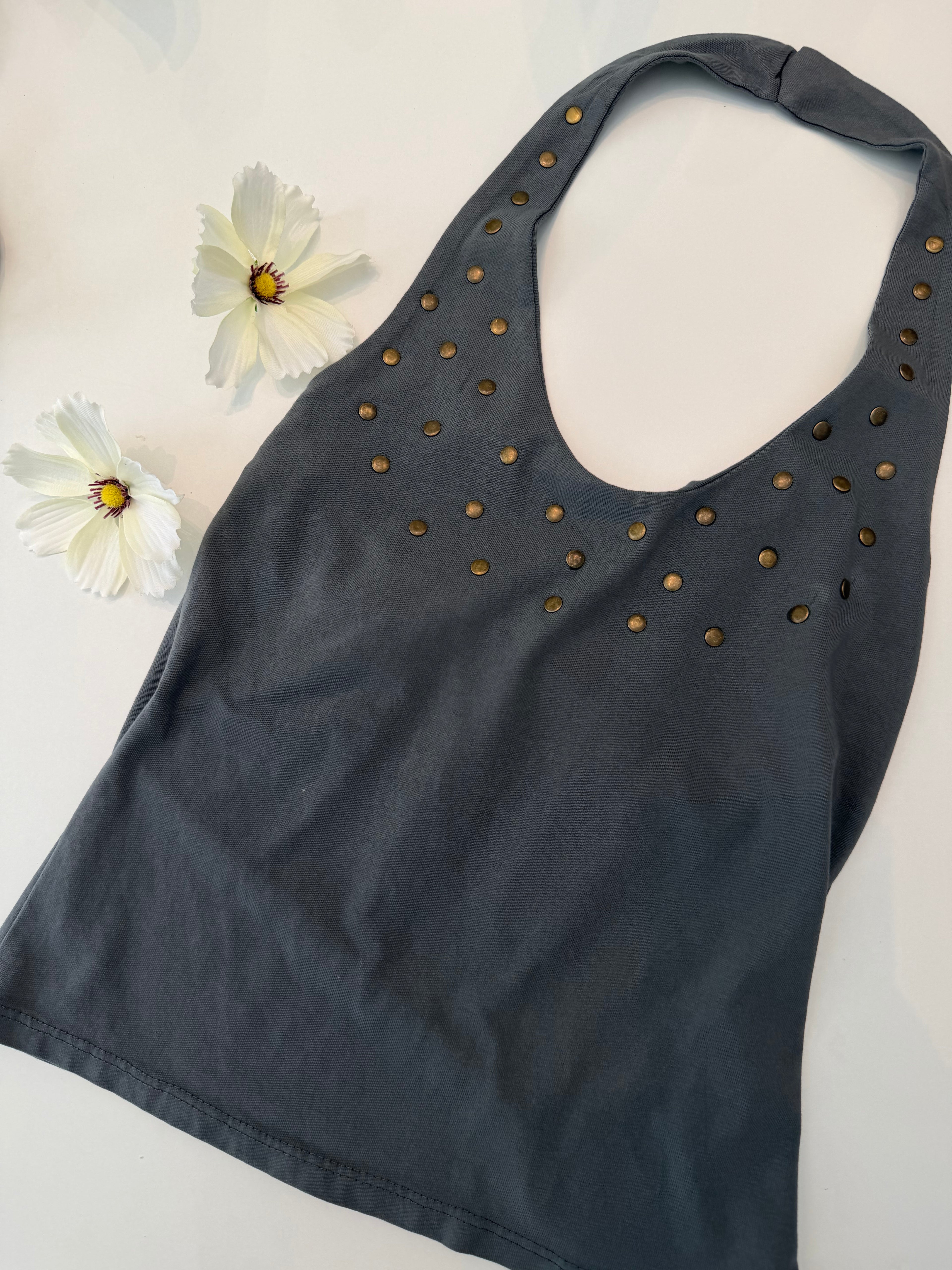 Top tachuela gris