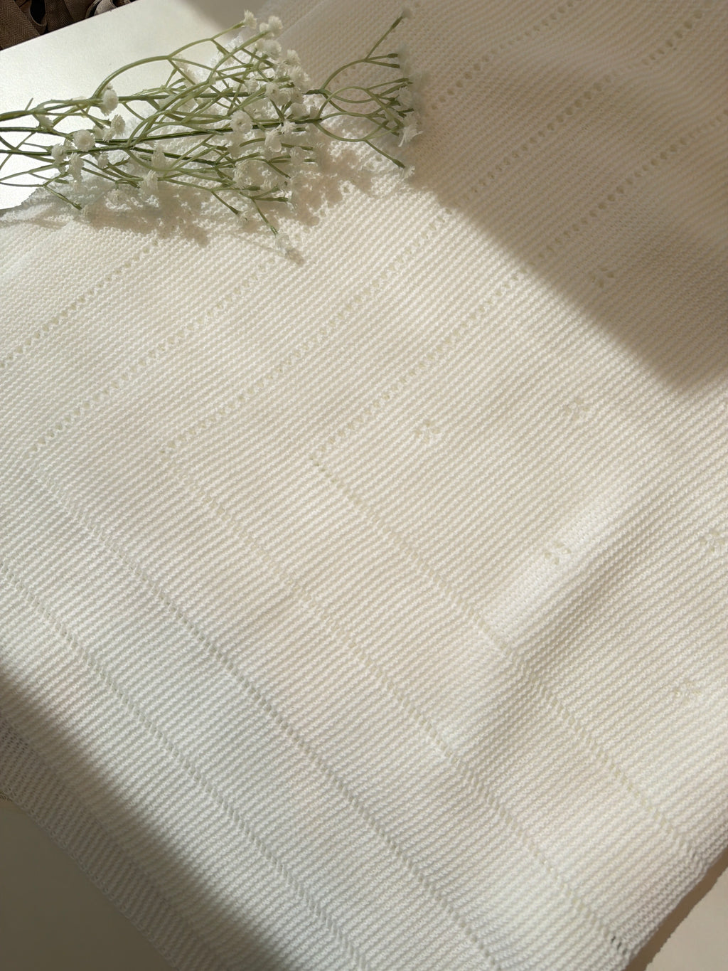 Toquilla calada blanca de lana