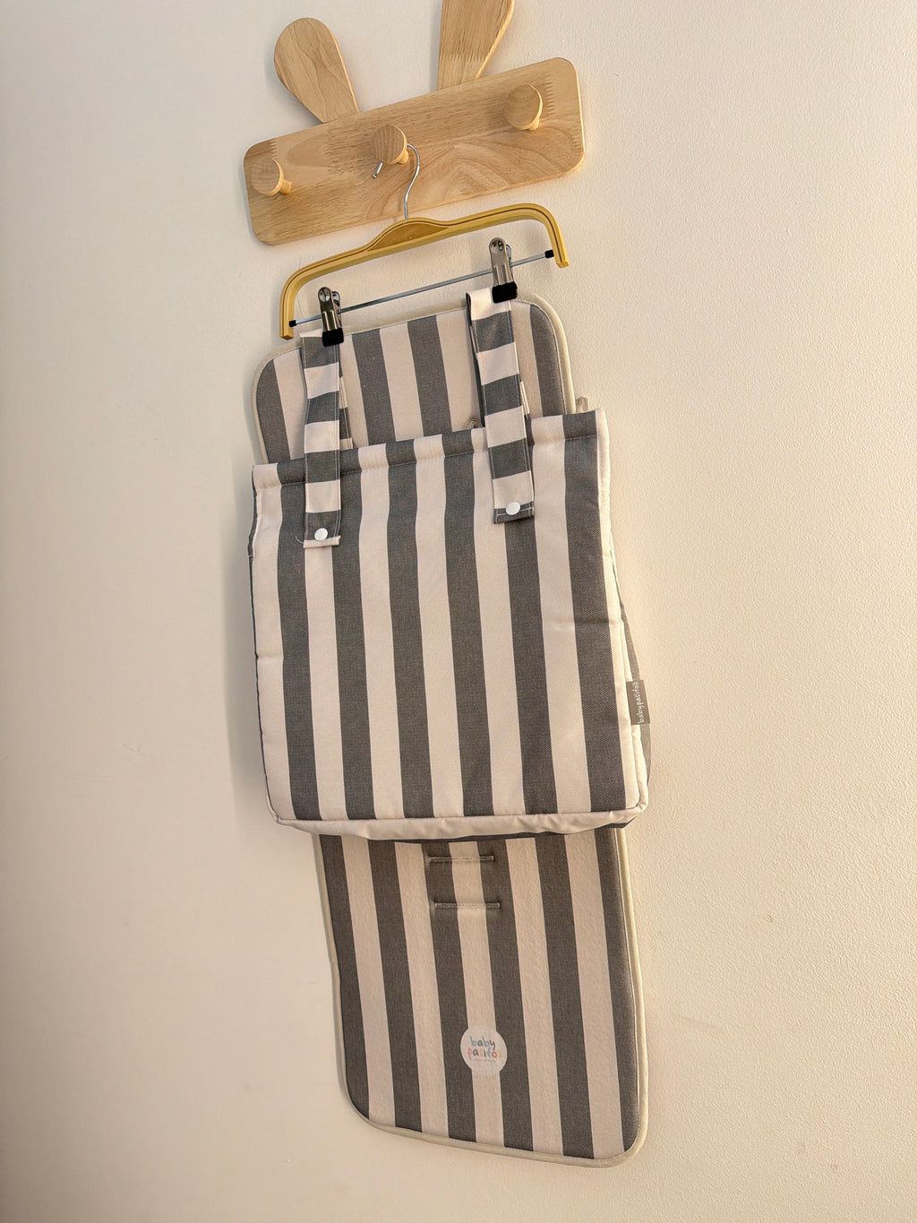 Colchoneta + bolso gris verdoso universal