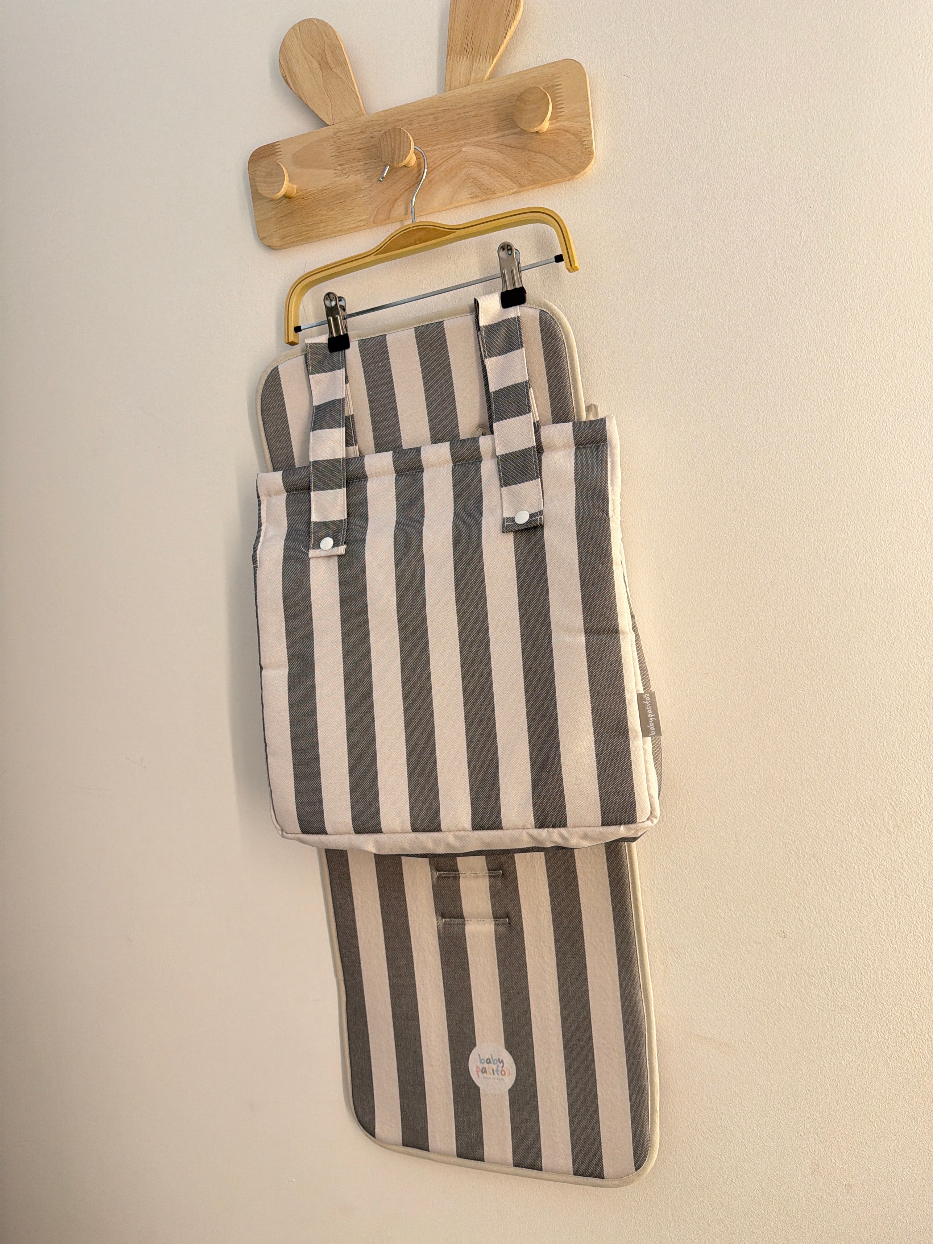 Colchoneta + bolso gris verdoso universal