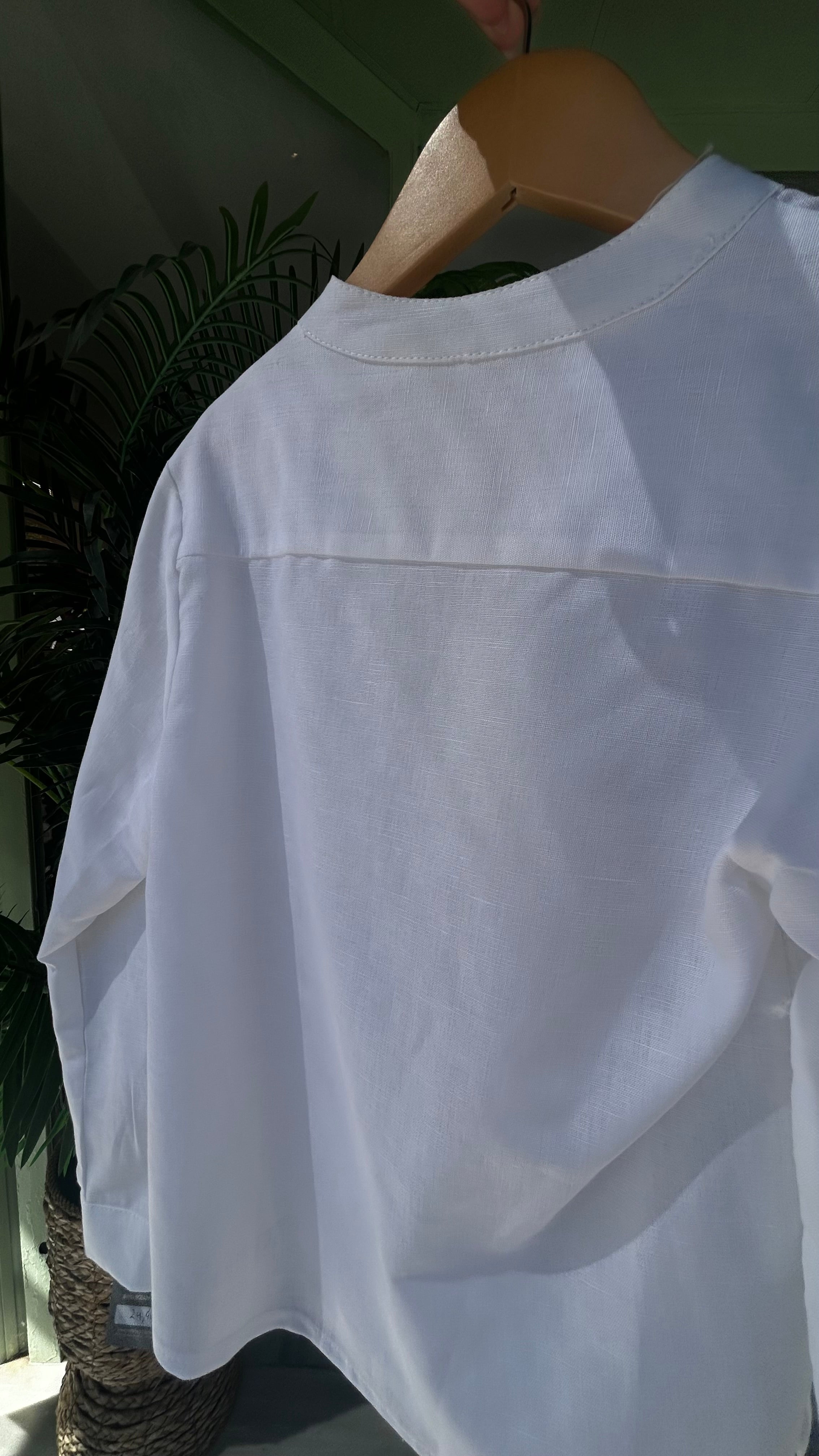 CAMISA BLANCA BOTONES